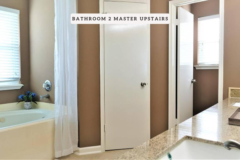 Exceptional, 5 Beds, Near Downtown - Bold Ruler Βίλα Stafford Εξωτερικό φωτογραφία